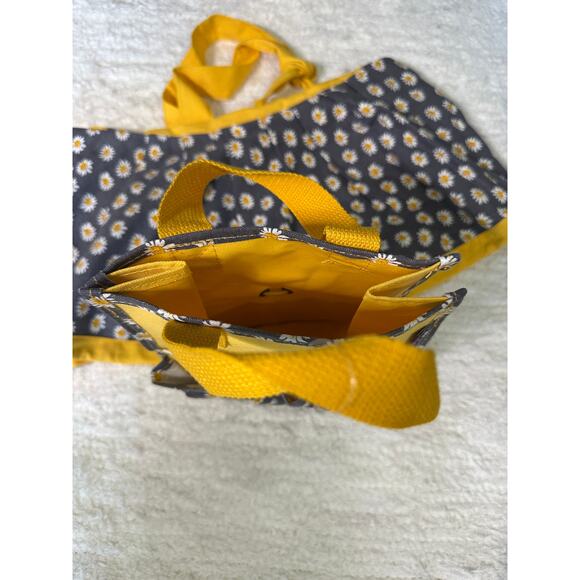 Lilac & Vine Daisy Print 1/2 Apron and Mini Tool Bag - Picture 9 of 13